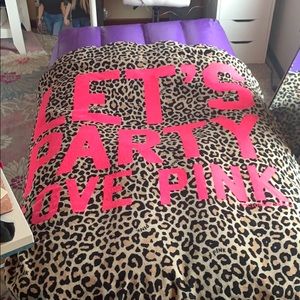 Pink leopard print throw blanket